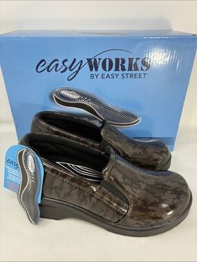 easy street Women’s Camo Slip-On Dress Shoes in Brown
